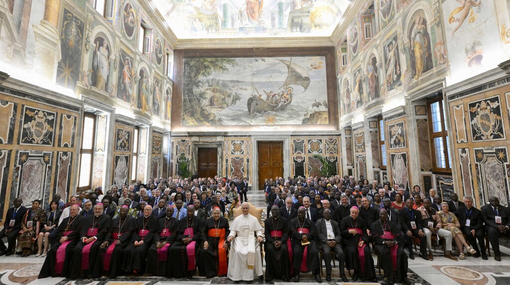 "Questo martire africano, in un continente ricco di giovani, mostra come essi possano essere un fermento di pace “disarmata e disarmante”. Le parole di papa Leone XIV all'udienza per la Beatificazione di Floribert Bwana Chui